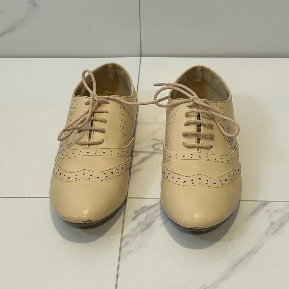 Ollio Women's Cream Oxford Flats Size 7.5 - Picture 2 of 7